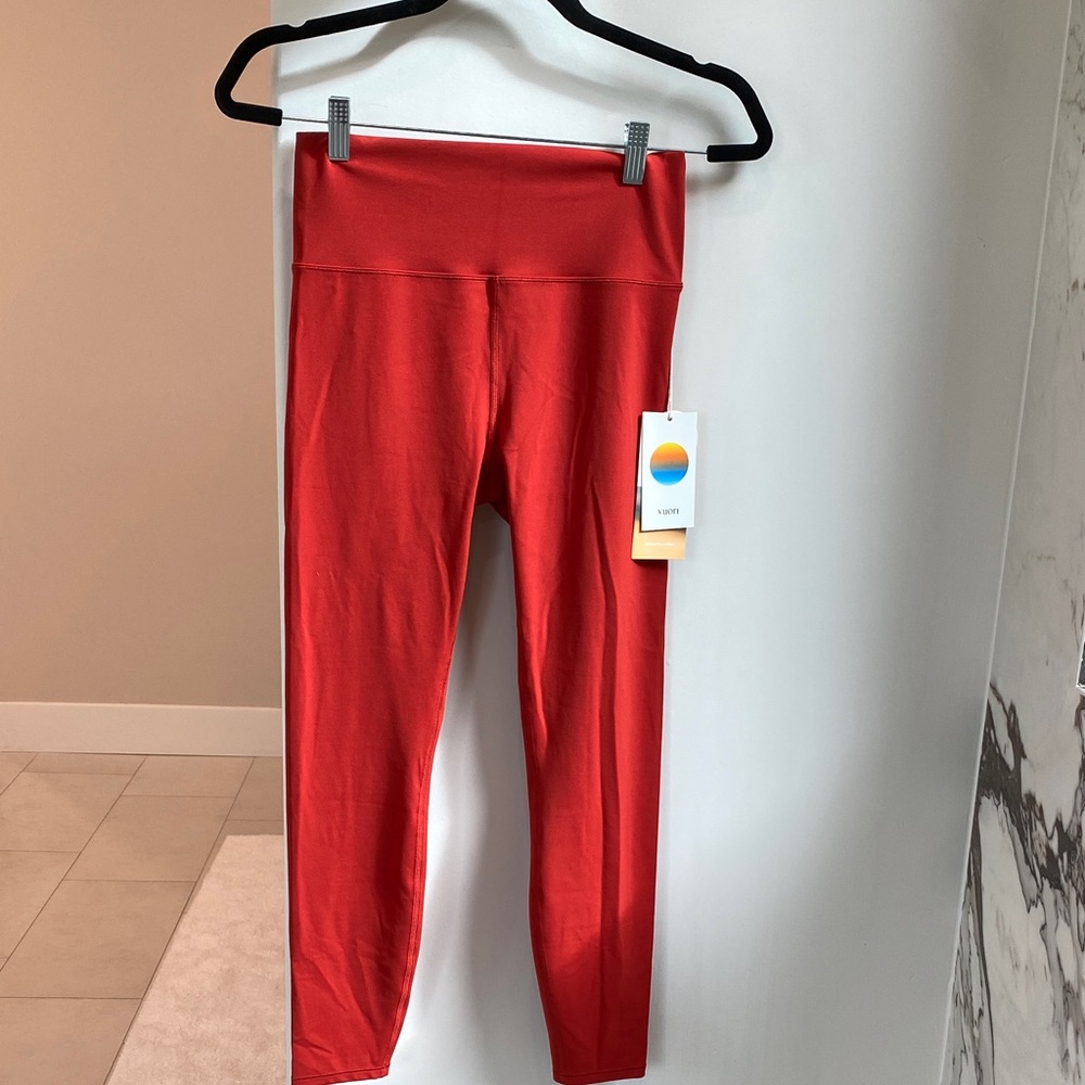 NWT Vuori All The Feels Legging Scarlett